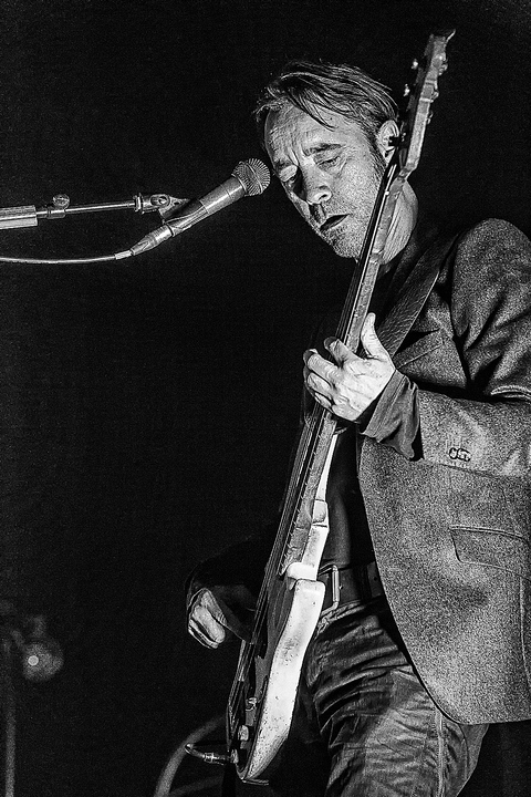 dEUS - Soft Electric Tour @ De Roma, foto 27, foto's door Edwin Houdevelt - FrontView Magazine