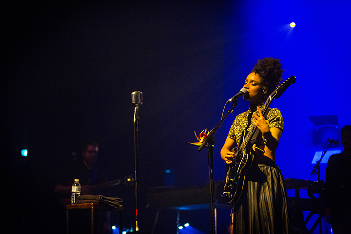 Lianne La Havas @ AB, picture 11, photographed by Kristof Hayen - FrontView Magazine