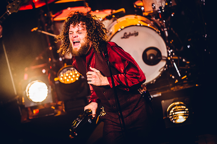 DI-RECT @ 013 Tilburg, picture 13, photographed by Elke Briers - FrontView Magazine