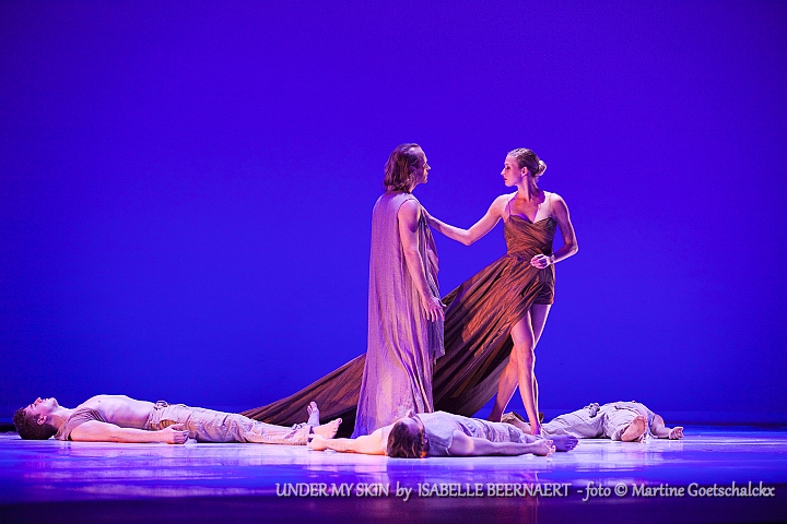 "Under my skin" by Isabelle Beernaert @ Ethias Arena Hasselt, picture 1, photographed by Martine Goetschalckx - FrontView Magazine