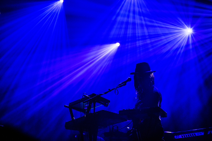 Roseau @ Ancienne Belgique, picture 6, photographed by Kristof Hayen - FrontView Magazine