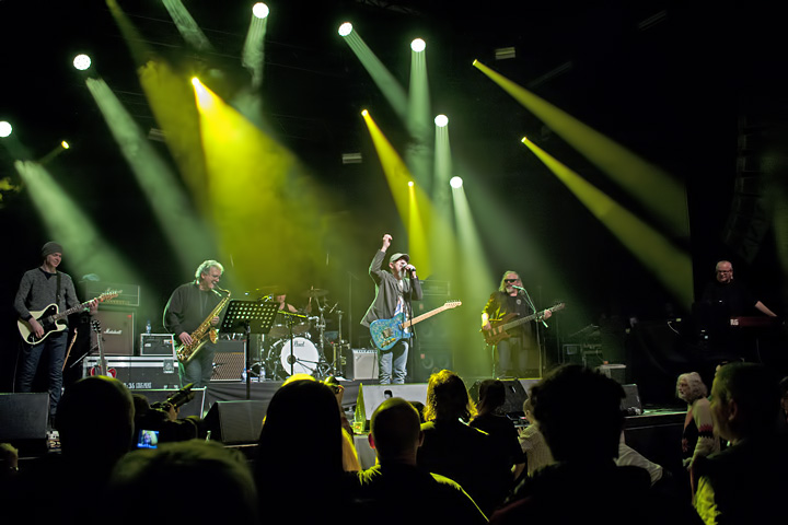 Chris Thompson, Bonnie Tyler & Koen Buyse @ Het Depot, picture 7, photographed by Paul Nouwen - FrontView Magazine
