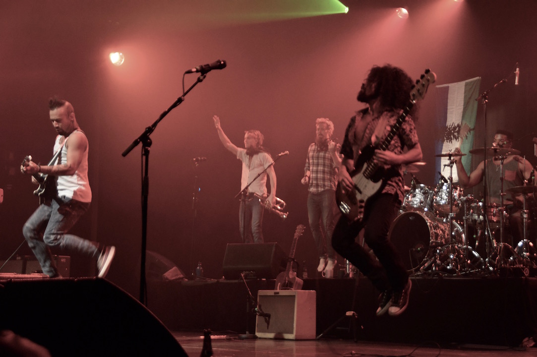 Nahko and Medicine for the People + Kim Churchill Ancienne Belgique, picture 29, photographed by Lieselore Van Hertum - FrontView Magazine