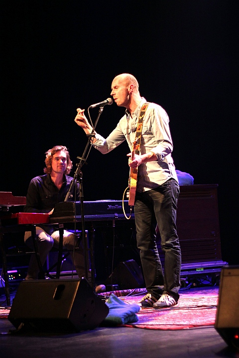 Tom van Stiphout, "Playing Guitar Helps" @ CC Meeuwen, picture 3, photographed by Heidi Elen - FrontView Magazine