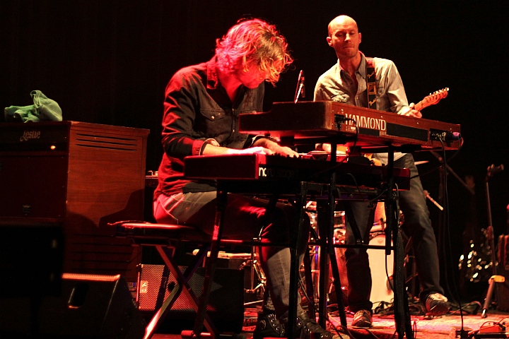 Tom van Stiphout, "Playing Guitar Helps" @ CC Meeuwen, picture 6, photographed by Heidi Elen - FrontView Magazine