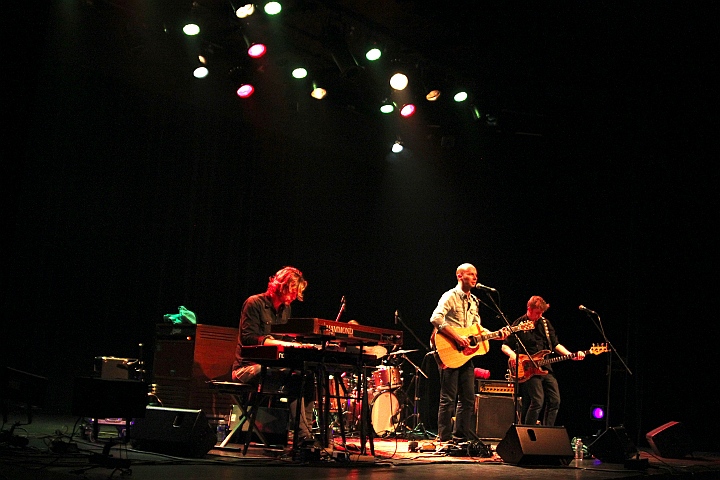 Tom van Stiphout, "Playing Guitar Helps" @ CC Meeuwen, picture 12, photographed by Heidi Elen - FrontView Magazine