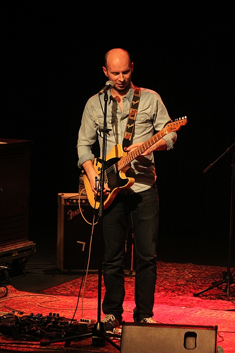 Tom van Stiphout, "Playing Guitar Helps" @ CC Meeuwen, picture 17, photographed by Heidi Elen - FrontView Magazine