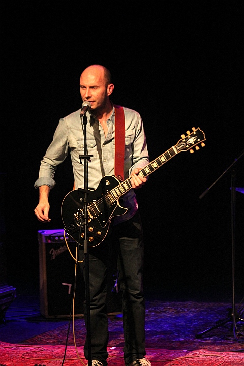 Tom van Stiphout, "Playing Guitar Helps" @ CC Meeuwen, picture 19, photographed by Heidi Elen - FrontView Magazine