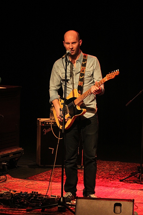Tom van Stiphout, "Playing Guitar Helps" @ CC Meeuwen, picture 21, photographed by Heidi Elen - FrontView Magazine