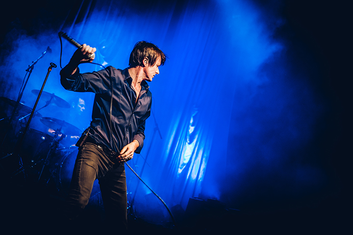 Suede @ Ancienne Belgique, picture 1, photographed by Elke Briers - FrontView Magazine
