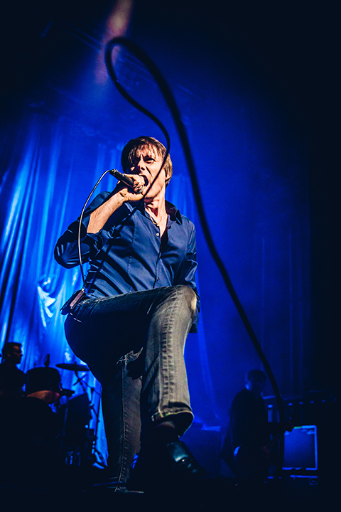 Suede @ Ancienne Belgique, picture 3, photographed by Elke Briers - FrontView Magazine