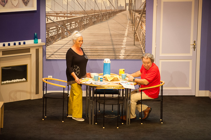 Amaai mijne rug! echt Antwaarps teater, picture 1, photographed by Goele Bormans - FrontView Magazine