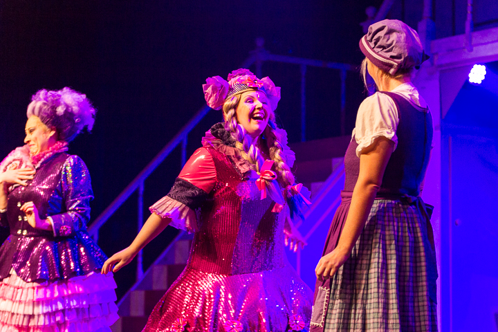 Assepoester, de musical - Persvoorstelling @ Cultuurcentrum Evergem, foto 47, foto's door Guy Danneels - FrontView Magazine