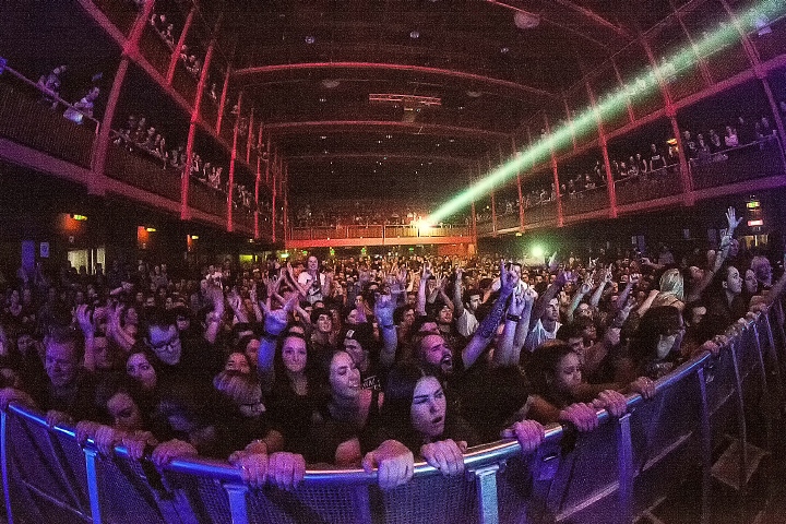 Architects @ Ancienne Belgique, picture 7, photographed by Edwin Houdevelt - FrontView Magazine