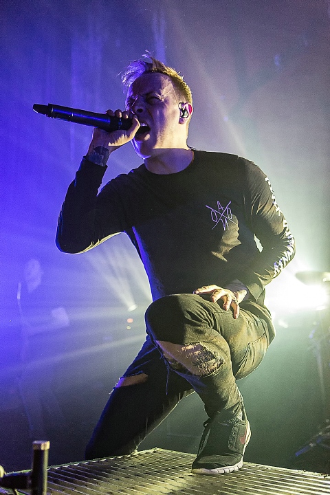 Architects @ Ancienne Belgique, picture 11, photographed by Edwin Houdevelt - FrontView Magazine