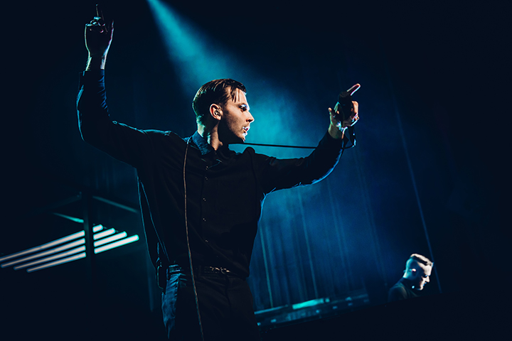 Hurts @ Ancienne Belgique, picture 14, photographed by Elke Briers - FrontView Magazine
