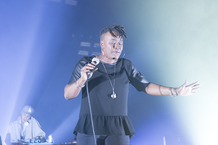 Mo & Grazz @ Ancienne Belgique, picture 7, photographed by Gregory van Toor - FrontView Magazine