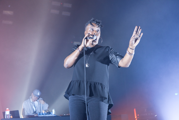 Mo & Grazz @ Ancienne Belgique, picture 14, photographed by Gregory van Toor - FrontView Magazine