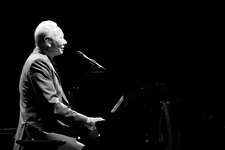Joe Jackson @ Ancienne Belgique, picture 6, photographed by Pascal Liagre - FrontView Magazine