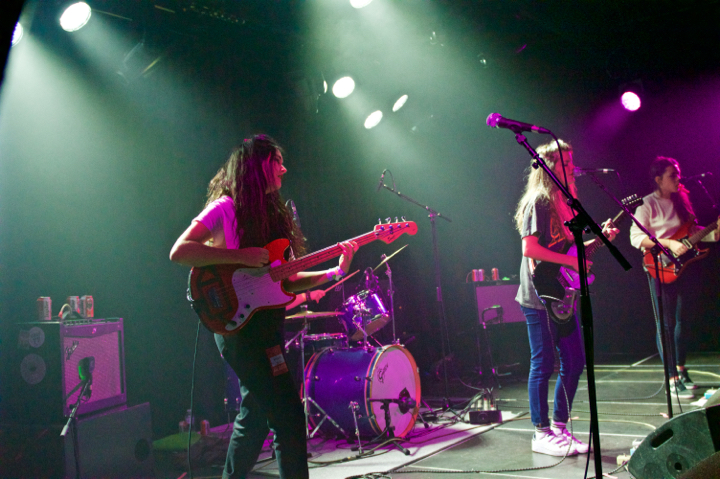 Hinds @ ancienne Belgique Club, foto 2, foto's door Bart Baevegems - FrontView Magazine