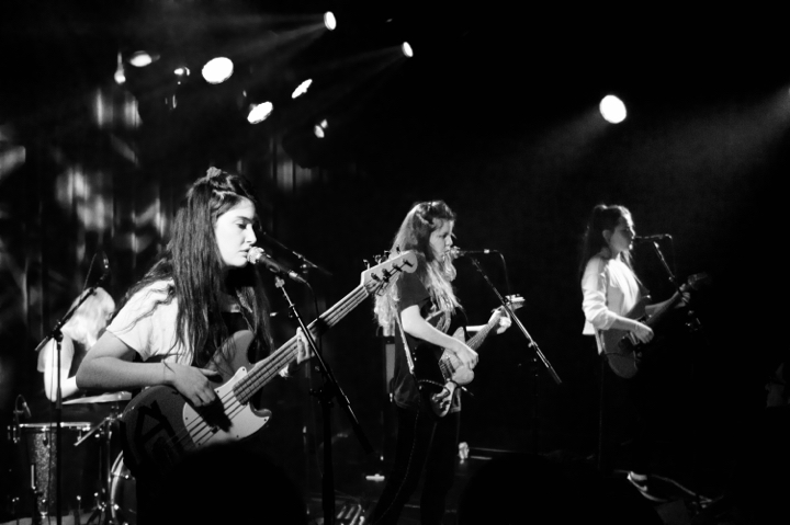 Hinds @ ancienne Belgique Club, foto 5, foto's door Bart Baevegems - FrontView Magazine