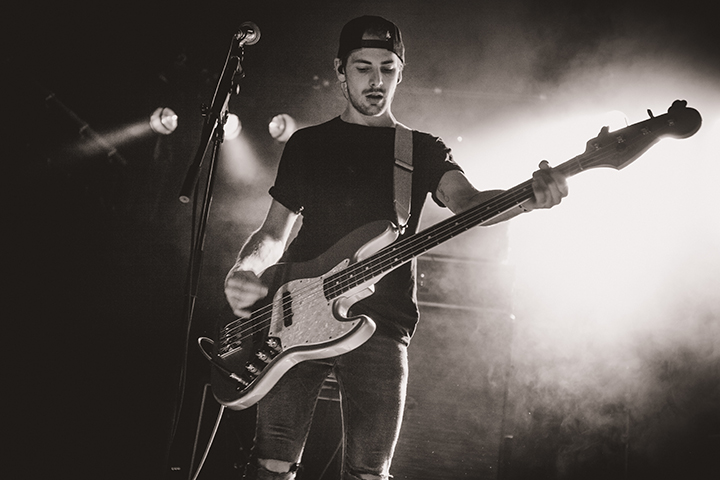 AGAINST THE CURRENT vs. ROAM vs. THE OVERSLEPT @ Muziekodroom, foto 3, foto's door Alana Clemens - FrontView Magazine