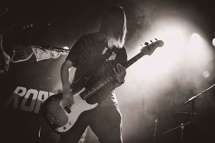 AGAINST THE CURRENT vs. ROAM vs. THE OVERSLEPT @ Muziekodroom, foto 8, foto's door Alana Clemens - FrontView Magazine