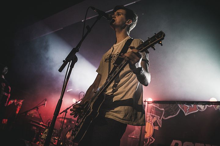 AGAINST THE CURRENT vs. ROAM vs. THE OVERSLEPT @ Muziekodroom, foto 10, foto's door Alana Clemens - FrontView Magazine