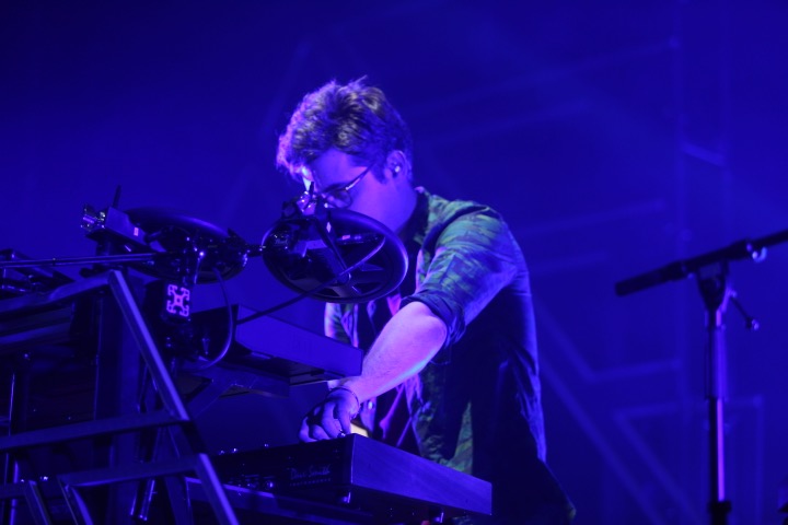 Years & Years @ Vorst Nationaal, picture 7, photographed by Pascal Liagre - FrontView Magazine