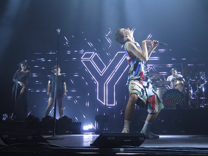 Years & Years @ Vorst Nationaal, picture 24, photographed by Pascal Liagre - FrontView Magazine