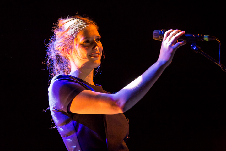 Maaike Ouboter @ Het Depot, picture 13, photographed by Kurt Jacobs - FrontView Magazine