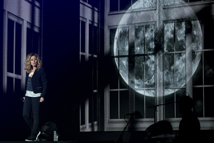 Lara Fabian @ Bozar, picture 10, photographed by Dorien Goetschalckx - FrontView Magazine