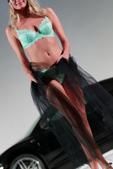 Modeshow Valerie De Booser @ ACM garage Mechelen, picture 17, photographed by Bart Baevegems - FrontView Magazine