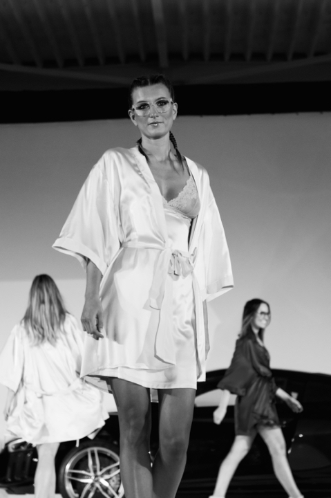 Modeshow Valerie De Booser @ ACM garage Mechelen, picture 23, photographed by Bart Baevegems - FrontView Magazine