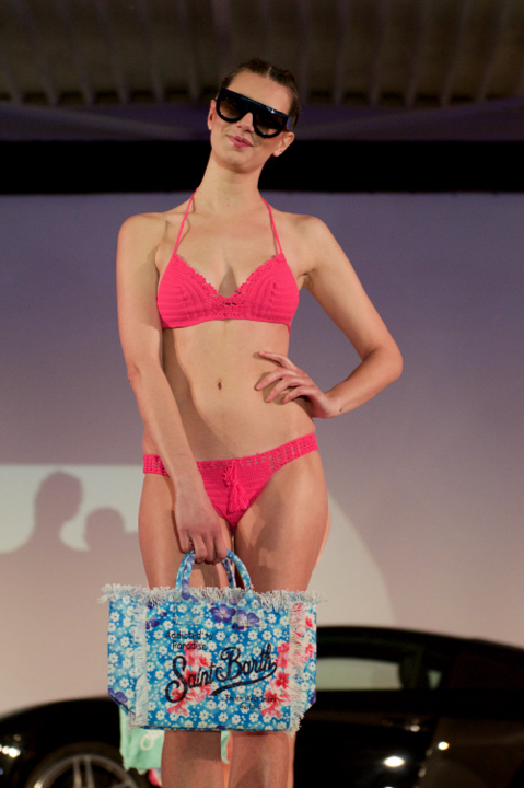 Modeshow Valerie De Booser @ ACM garage Mechelen, picture 31, photographed by Bart Baevegems - FrontView Magazine