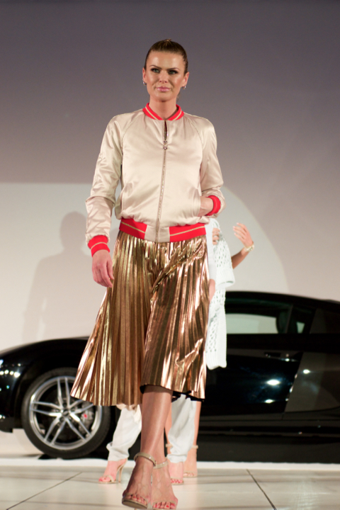Modeshow Valerie De Booser @ ACM garage Mechelen, picture 43, photographed by Bart Baevegems - FrontView Magazine