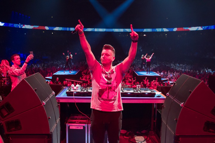 MNM Back To The 90's & 00’s @ Sportpaleis, picture 1, photographed by Marc Verdonck - FrontView Magazine