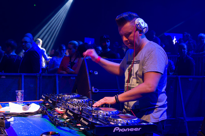 MNM Back To The 90's & 00’s @ Sportpaleis, picture 2, photographed by Marc Verdonck - FrontView Magazine