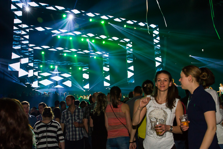 MNM Back To The 90's & 00’s @ Sportpaleis, picture 18, photographed by Marc Verdonck - FrontView Magazine