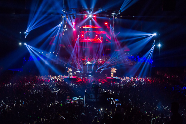 MNM Back To The 90's & 00’s @ Sportpaleis, picture 21, photographed by Marc Verdonck - FrontView Magazine