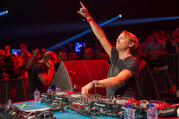 MNM Back To The 90's & 00’s @ Sportpaleis, picture 62, photographed by Marc Verdonck - FrontView Magazine