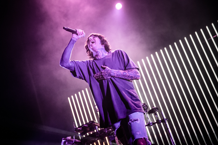 Bring Me The Horizon @ AB, picture 2, photographed by Dorien Goetschalckx - FrontView Magazine