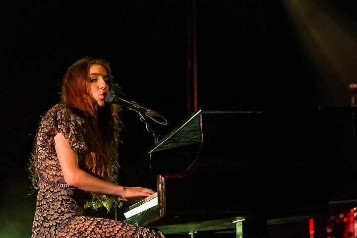 Birdy @ Ancienne Belgique, picture 5, photographed by Edwin Houdevelt - FrontView Magazine
