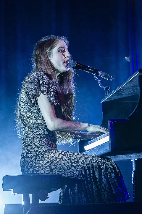 Birdy @ Ancienne Belgique, picture 10, photographed by Edwin Houdevelt - FrontView Magazine