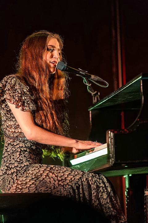 Birdy @ Ancienne Belgique, picture 11, photographed by Edwin Houdevelt - FrontView Magazine