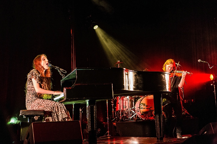 Birdy @ Ancienne Belgique, picture 19, photographed by Edwin Houdevelt - FrontView Magazine