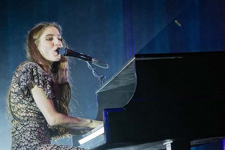 Birdy @ Ancienne Belgique, picture 22, photographed by Edwin Houdevelt - FrontView Magazine