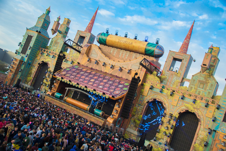 Daydream Festival 2016 - Deel 1 @ Festivalpark Lommel, picture 5, photographed by Tom Van Tongerloo - FrontView Magazine