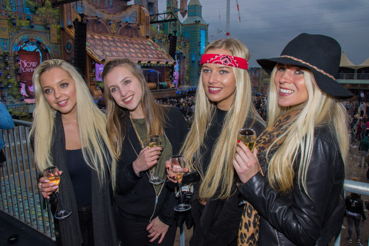 Daydream Festival 2016 - Deel 2 @ Festivalpark Lommel, picture 133, photographed by Tom Van Tongerloo - FrontView Magazine