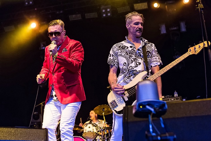 Me First And The Gimme Gimmes @ Groezrock 2016, foto 11, foto's door Edwin Houdevelt - FrontView Magazine